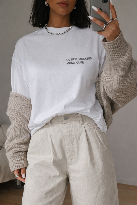 OVERSTIMULATED MUMS CLUB Oversized t-shirt