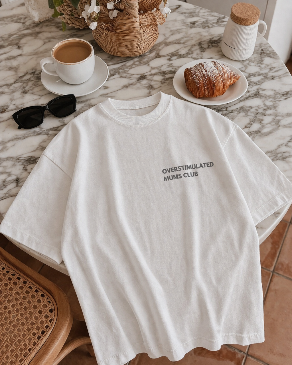 OVERSTIMULATED MUMS CLUB Oversized t-shirt